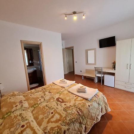 Il Nido Delle Rondini Bed and Breakfast Grottole Exteriör bild