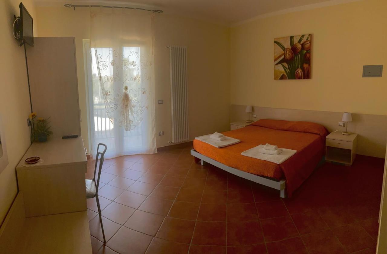 Il Nido Delle Rondini Bed and Breakfast Grottole Exteriör bild