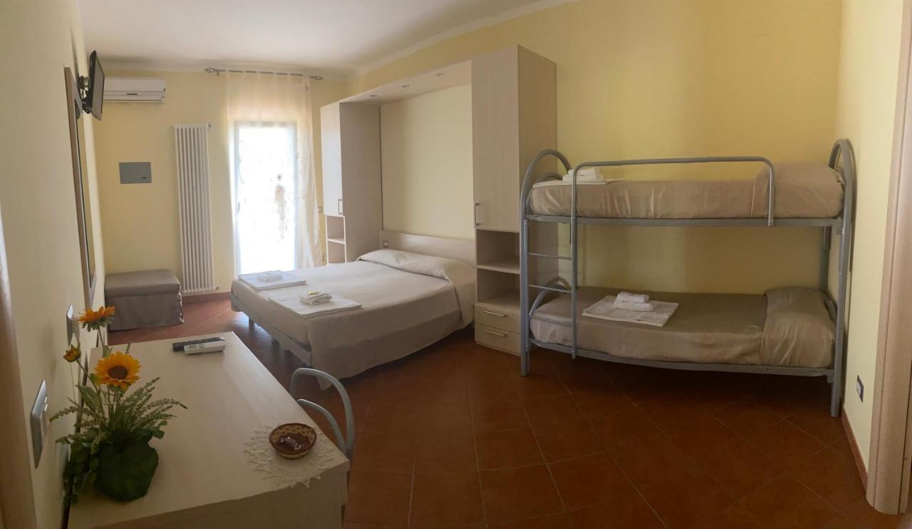 Il Nido Delle Rondini Bed and Breakfast Grottole Exteriör bild