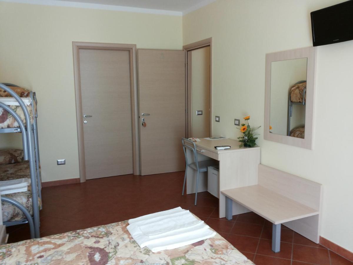 Il Nido Delle Rondini Bed and Breakfast Grottole Exteriör bild