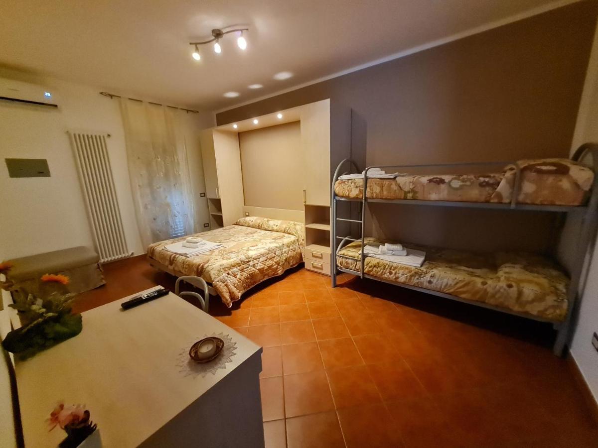 Il Nido Delle Rondini Bed and Breakfast Grottole Exteriör bild