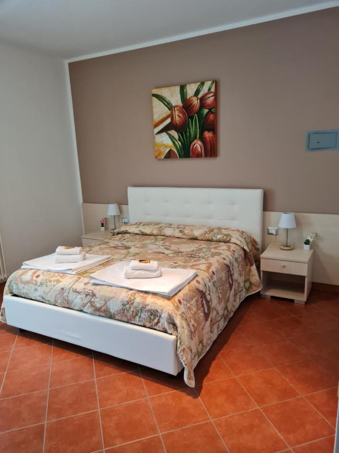 Il Nido Delle Rondini Bed and Breakfast Grottole Exteriör bild