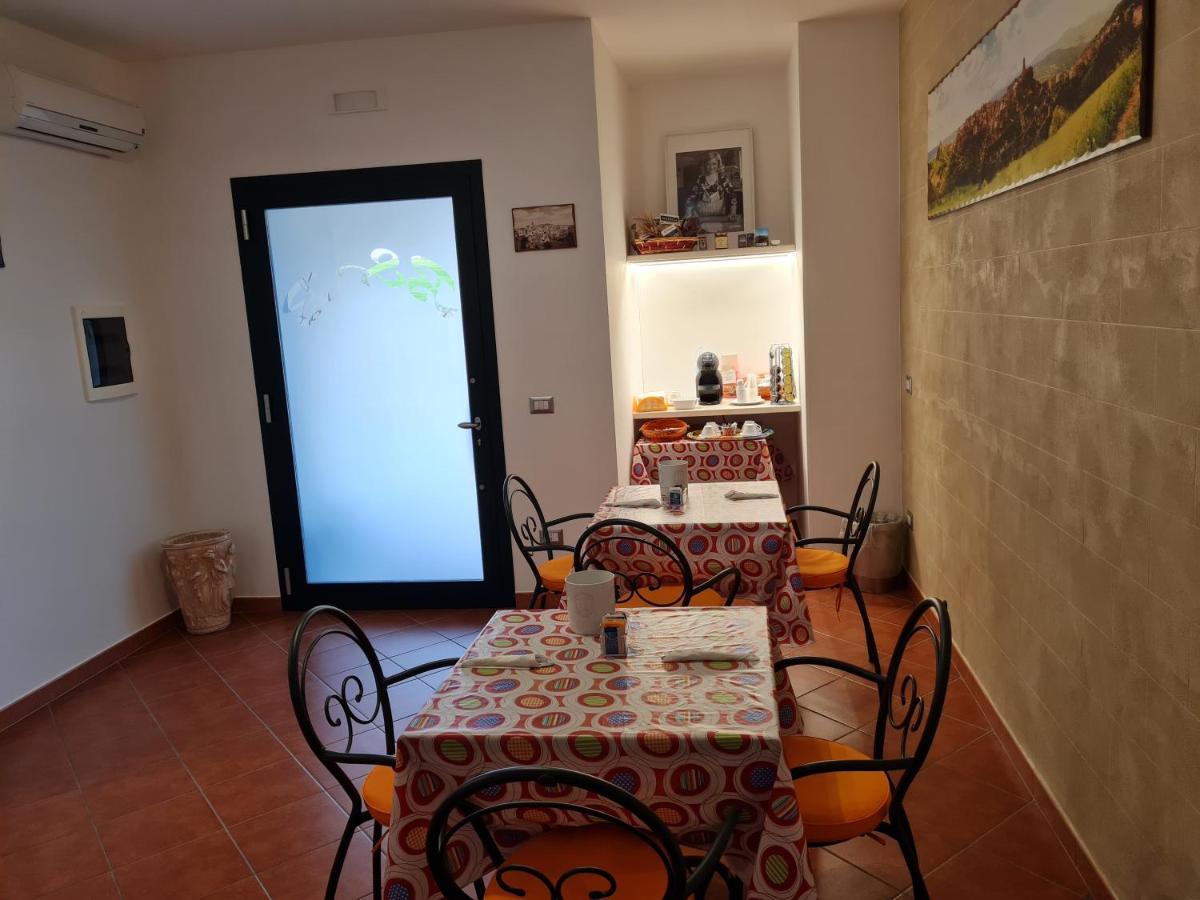 Il Nido Delle Rondini Bed and Breakfast Grottole Exteriör bild
